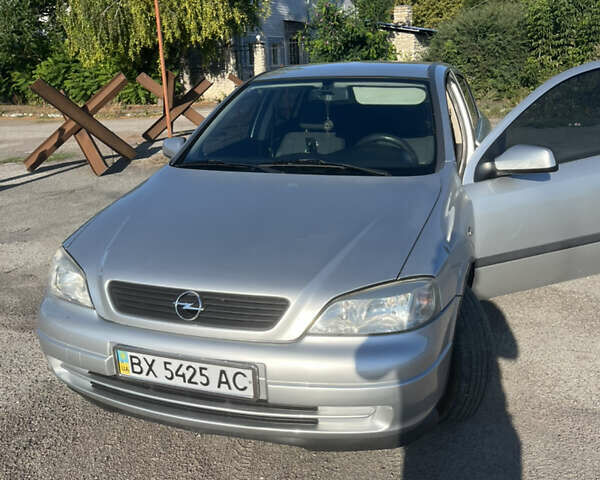 Сірий Опель Астра, об'ємом двигуна 1.39 л та пробігом 267 тис. км за 3500 $, фото 1 на Automoto.ua