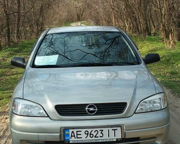 Серый Опель Астра, объемом двигателя 1.4 л и пробегом 184 тыс. км за 4000 $, фото 1 на Automoto.ua