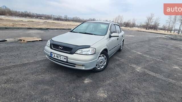 Сірий Опель Астра, об'ємом двигуна 1.4 л та пробігом 335 тис. км за 3900 $, фото 1 на Automoto.ua