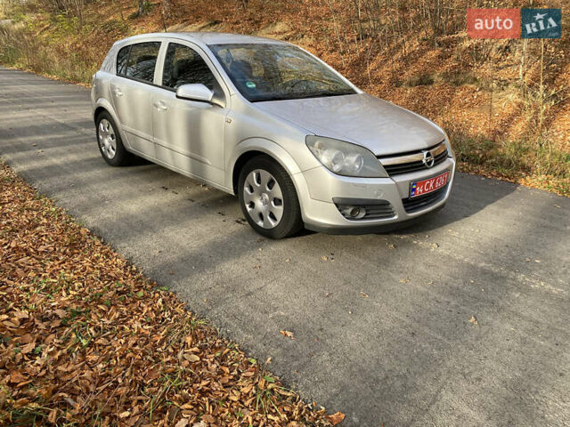 Серый Опель Астра, объемом двигателя 1.6 л и пробегом 256 тыс. км за 4350 $, фото 1 на Automoto.ua