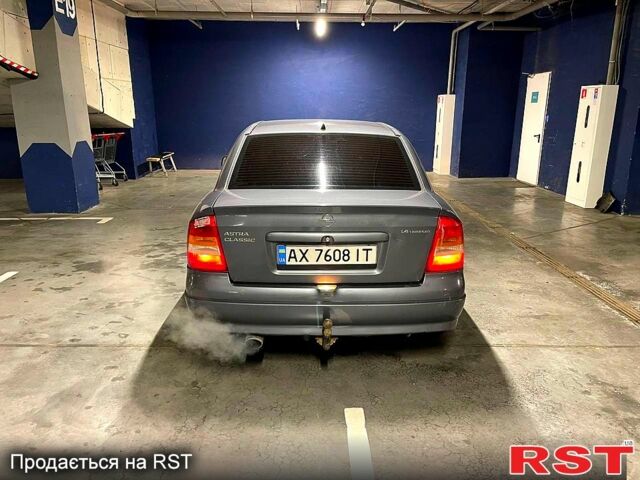 Серый Опель Астра, объемом двигателя 1.4 л и пробегом 263 тыс. км за 2700 $, фото 1 на Automoto.ua