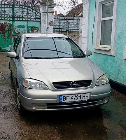 Сірий Опель Астра, об'ємом двигуна 1.4 л та пробігом 200 тис. км за 3800 $, фото 1 на Automoto.ua