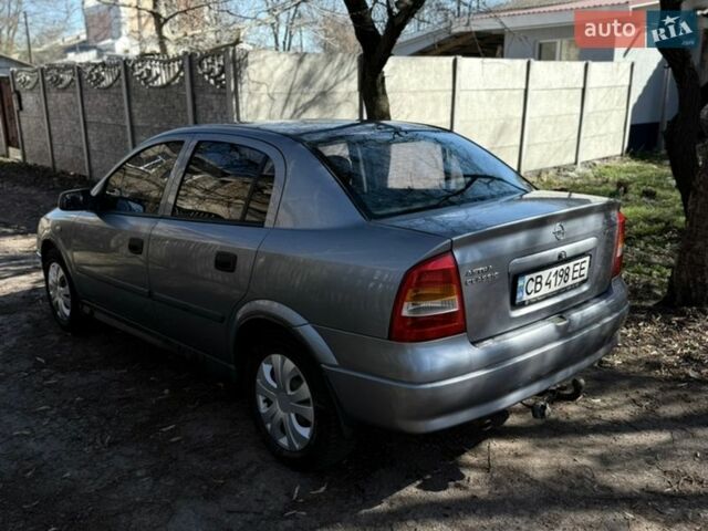 Серый Опель Астра, объемом двигателя 1.4 л и пробегом 271 тыс. км за 2750 $, фото 1 на Automoto.ua