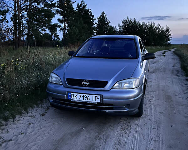 Опель Астра 2006 в Вараш (Кузнецовск) на Automoto.ua Серый Опель Астра, объемом двигателя 1.4 л и пробегом 200 тыс. км за 3700 $, фото 1 на Automoto.ua