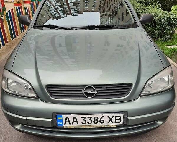 Серый Опель Астра, объемом двигателя 1.4 л и пробегом 190 тыс. км за 4000 $, фото 1 на Automoto.ua