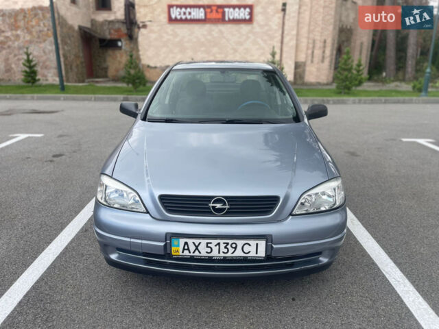 Сірий Опель Астра, об'ємом двигуна 1.4 л та пробігом 300 тис. км за 3200 $, фото 1 на Automoto.ua