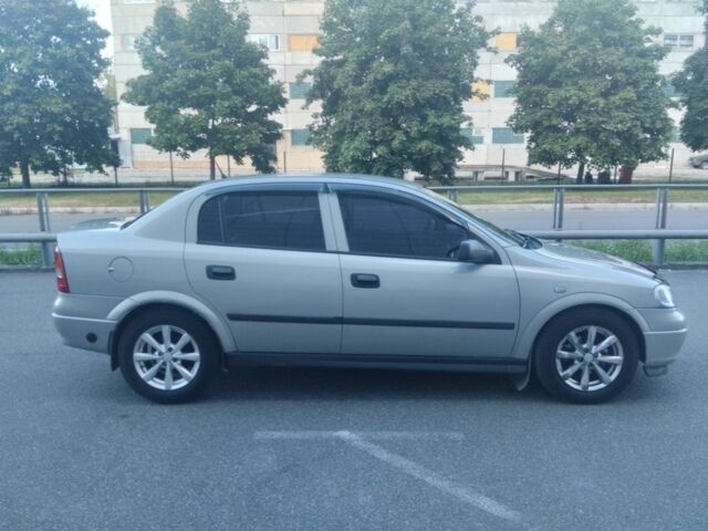 Серый Опель Астра, объемом двигателя 0 л и пробегом 330 тыс. км за 3200 $, фото 1 на Automoto.ua