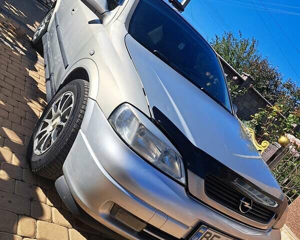 Серый Опель Астра, объемом двигателя 1.6 л и пробегом 300 тыс. км за 4600 $, фото 1 на Automoto.ua