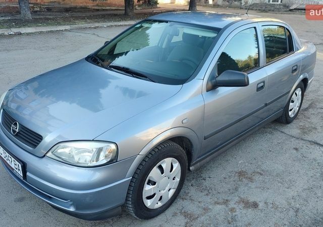 Сірий Опель Астра, об'ємом двигуна 1.6 л та пробігом 135 тис. км за 4490 $, фото 1 на Automoto.ua