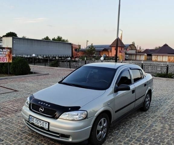 Сірий Опель Астра, об'ємом двигуна 1.4 л та пробігом 236 тис. км за 4188 $, фото 1 на Automoto.ua