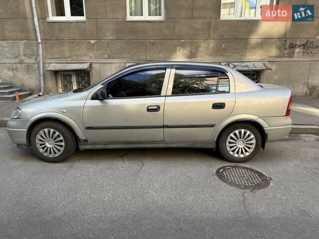 Сірий Опель Астра, об'ємом двигуна 1.4 л та пробігом 238 тис. км за 3000 $, фото 1 на Automoto.ua