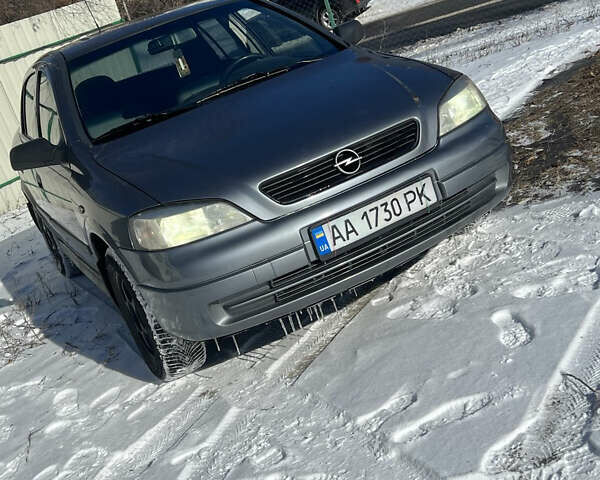 Сірий Опель Астра, об'ємом двигуна 1.6 л та пробігом 237 тис. км за 3200 $, фото 1 на Automoto.ua