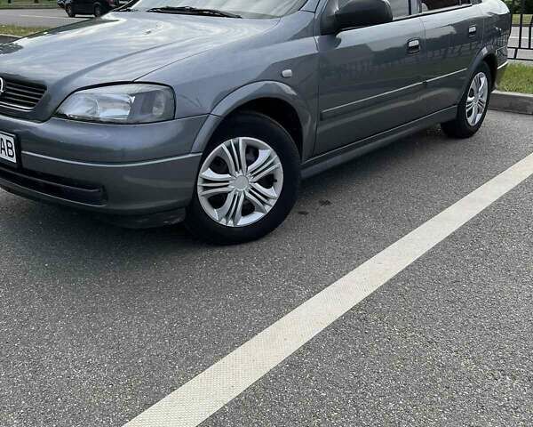 Сірий Опель Астра, об'ємом двигуна 1.36 л та пробігом 182 тис. км за 3799 $, фото 1 на Automoto.ua