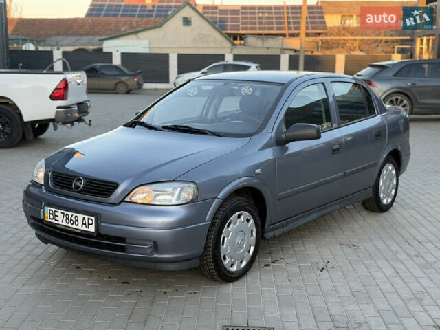 Серый Опель Астра, объемом двигателя 1.4 л и пробегом 139 тыс. км за 4000 $, фото 1 на Automoto.ua