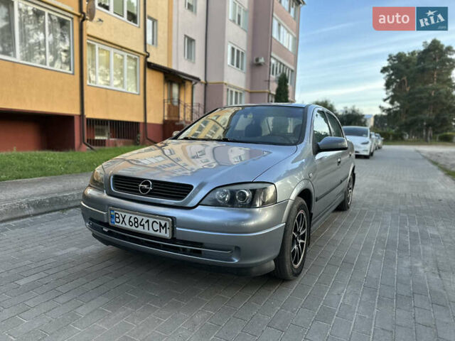 Серый Опель Астра, объемом двигателя 1.6 л и пробегом 150 тыс. км за 3350 $, фото 1 на Automoto.ua