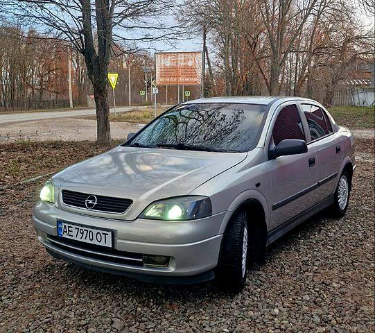 Серый Опель Астра, объемом двигателя 1.4 л и пробегом 23400 тыс. км за 2500 $, фото 1 на Automoto.ua