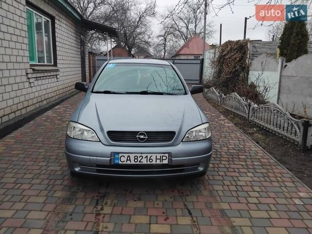 Сірий Опель Астра, об'ємом двигуна 1.4 л та пробігом 275 тис. км за 3300 $, фото 1 на Automoto.ua