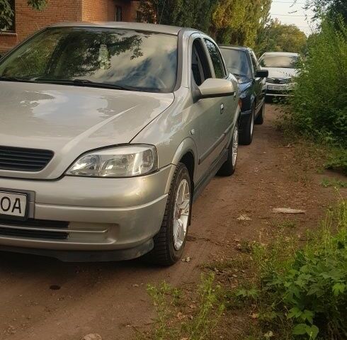 Серый Опель Астра, объемом двигателя 0 л и пробегом 260 тыс. км за 4000 $, фото 1 на Automoto.ua