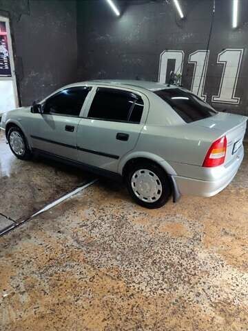 Серый Опель Астра, объемом двигателя 1.6 л и пробегом 133 тыс. км за 5100 $, фото 1 на Automoto.ua