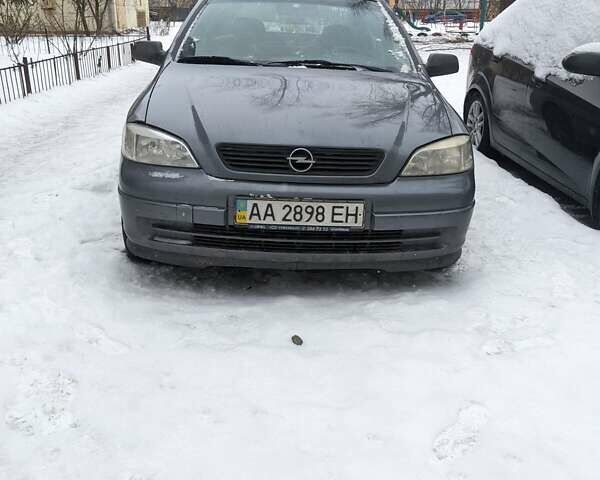 Серый Опель Астра, объемом двигателя 1.6 л и пробегом 292 тыс. км за 3500 $, фото 1 на Automoto.ua