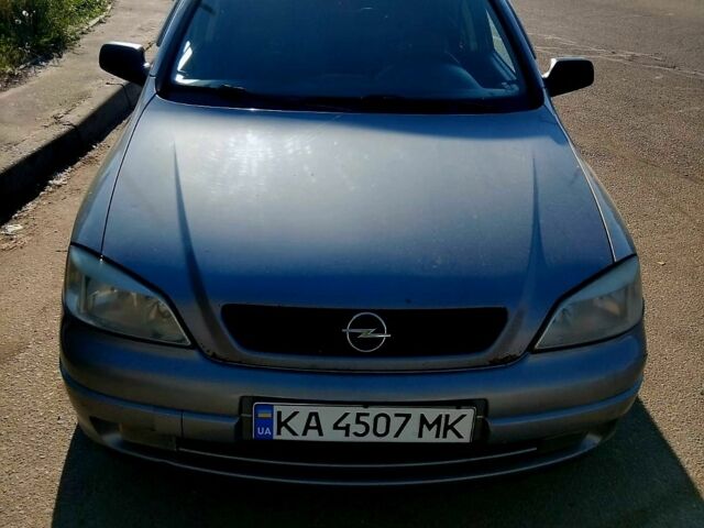 Серый Опель Астра, объемом двигателя 1.4 л и пробегом 235 тыс. км за 2750 $, фото 1 на Automoto.ua