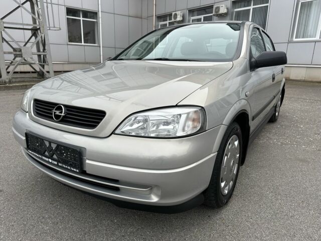 Серый Опель Астра, объемом двигателя 1.6 л и пробегом 83 тыс. км за 5950 $, фото 1 на Automoto.ua