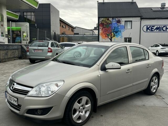 Серый Опель Астра, объемом двигателя 1.8 л и пробегом 181 тыс. км за 5700 $, фото 1 на Automoto.ua