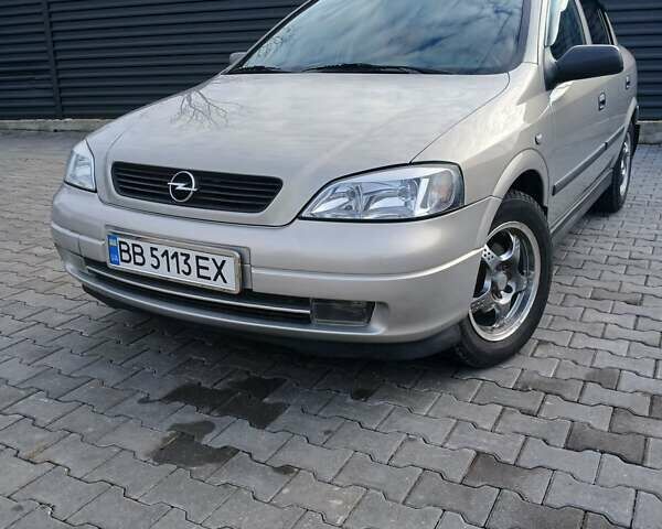 Серый Опель Астра, объемом двигателя 1.6 л и пробегом 98 тыс. км за 4500 $, фото 1 на Automoto.ua