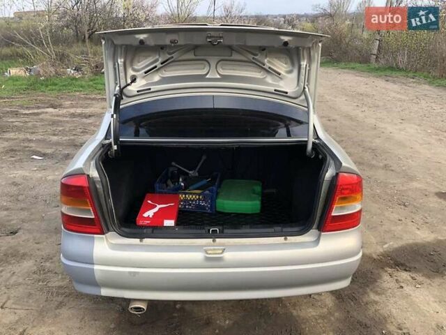 Сірий Опель Астра, об'ємом двигуна 1.6 л та пробігом 322 тис. км за 3500 $, фото 1 на Automoto.ua