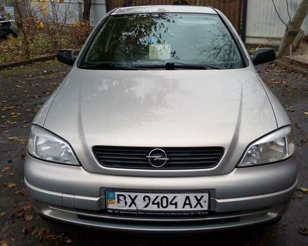 Серый Опель Астра, объемом двигателя 1.4 л и пробегом 119 тыс. км за 5000 $, фото 1 на Automoto.ua