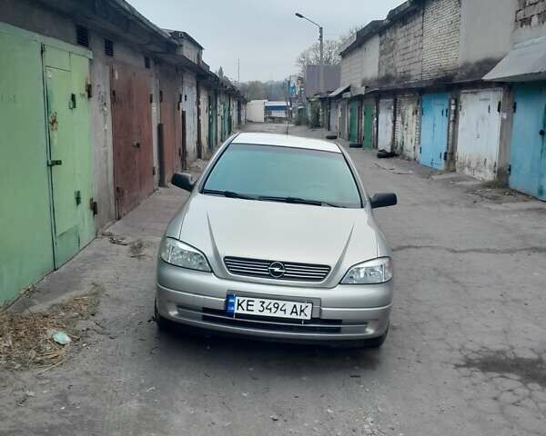 Сірий Опель Астра, об'ємом двигуна 1.4 л та пробігом 224 тис. км за 3900 $, фото 1 на Automoto.ua