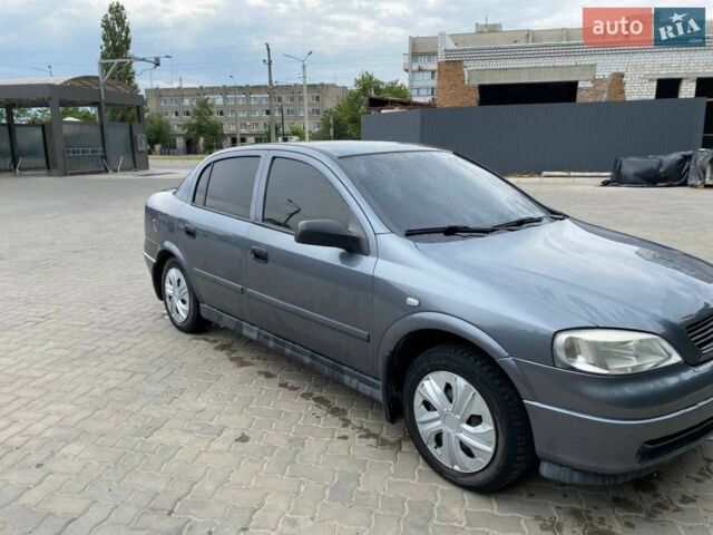 Сірий Опель Астра, об'ємом двигуна 1.36 л та пробігом 198 тис. км за 4000 $, фото 1 на Automoto.ua