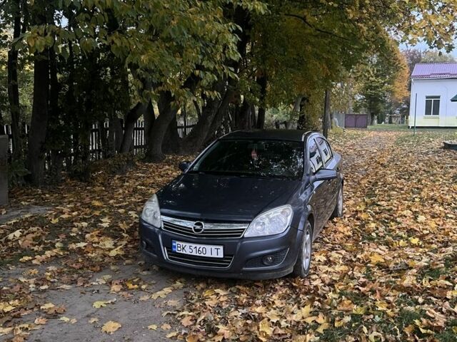 Сірий Опель Астра, об'ємом двигуна 1.6 л та пробігом 217 тис. км за 4200 $, фото 1 на Automoto.ua