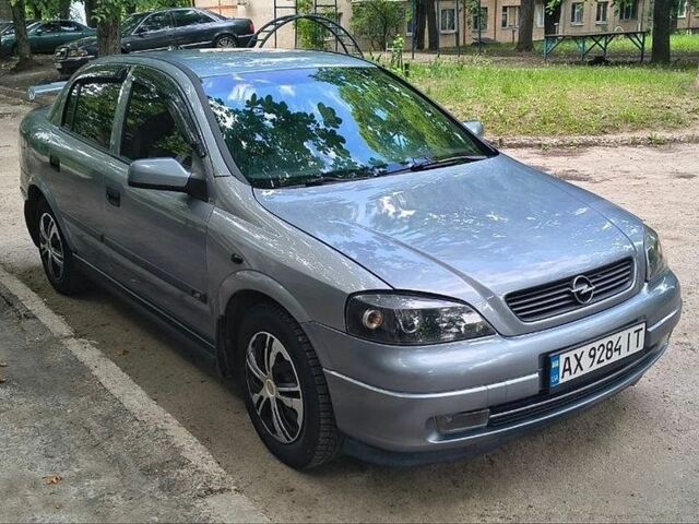 Сірий Опель Астра, об'ємом двигуна 1.6 л та пробігом 243 тис. км за 4000 $, фото 1 на Automoto.ua