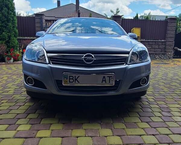 Серый Опель Астра, объемом двигателя 1.6 л и пробегом 30 тыс. км за 7200 $, фото 1 на Automoto.ua