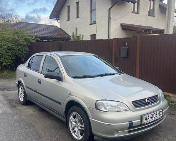 Серый Опель Астра, объемом двигателя 1.4 л и пробегом 104 тыс. км за 3900 $, фото 1 на Automoto.ua