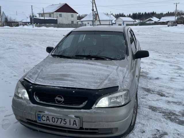 Серый Опель Астра, объемом двигателя 1.6 л и пробегом 190 тыс. км за 4700 $, фото 1 на Automoto.ua