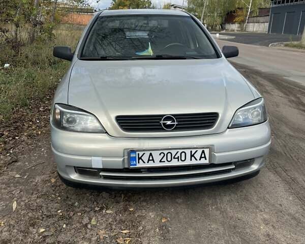 Серый Опель Астра, объемом двигателя 1.4 л и пробегом 326 тыс. км за 4200 $, фото 1 на Automoto.ua