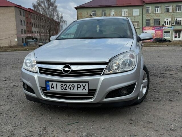 Серый Опель Астра, объемом двигателя 1.8 л и пробегом 230 тыс. км за 4300 $, фото 1 на Automoto.ua