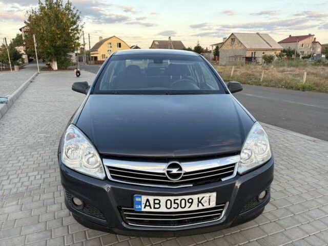 Серый Опель Астра, объемом двигателя 1.6 л и пробегом 194 тыс. км за 3600 $, фото 1 на Automoto.ua
