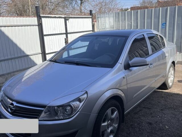 Сірий Опель Астра, об'ємом двигуна 1.6 л та пробігом 240 тис. км за 5800 $, фото 1 на Automoto.ua