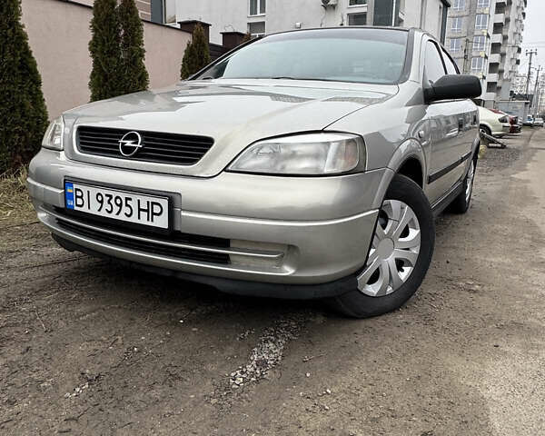 Сірий Опель Астра, об'ємом двигуна 1.4 л та пробігом 218 тис. км за 4000 $, фото 1 на Automoto.ua