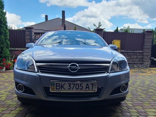 Серый Опель Астра, объемом двигателя 0 л и пробегом 30 тыс. км за 7200 $, фото 1 на Automoto.ua