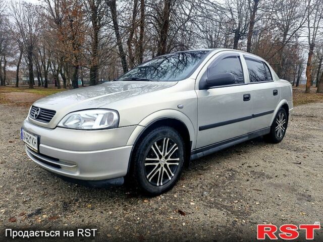 Серый Опель Астра, объемом двигателя 1.4 л и пробегом 183 тыс. км за 4200 $, фото 1 на Automoto.ua