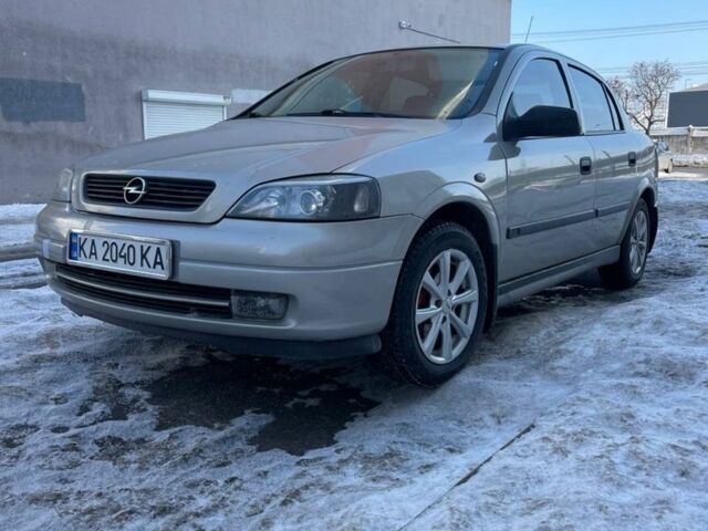Серый Опель Астра, объемом двигателя 1.4 л и пробегом 331 тыс. км за 3400 $, фото 1 на Automoto.ua