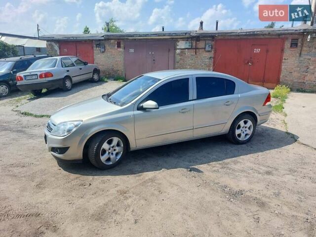 Серый Опель Астра, объемом двигателя 1.8 л и пробегом 286 тыс. км за 6000 $, фото 1 на Automoto.ua