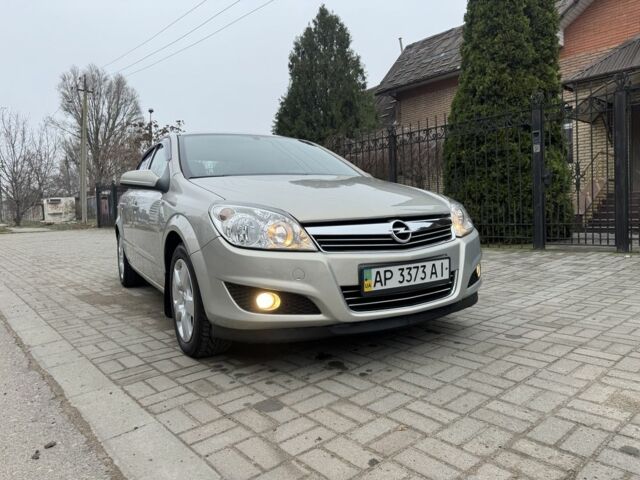 Серый Опель Астра, объемом двигателя 1.6 л и пробегом 152 тыс. км за 6000 $, фото 1 на Automoto.ua