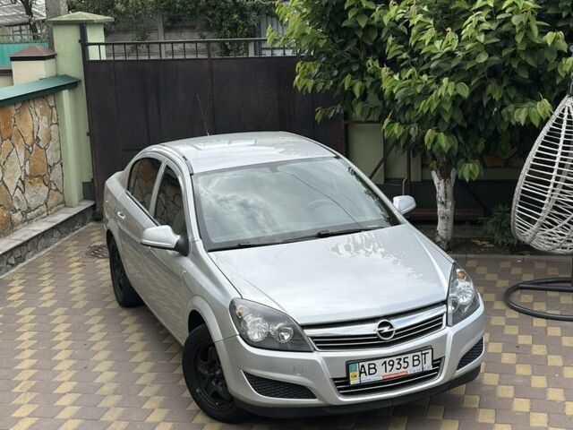 Серый Опель Астра, объемом двигателя 1.6 л и пробегом 110 тыс. км за 5500 $, фото 1 на Automoto.ua