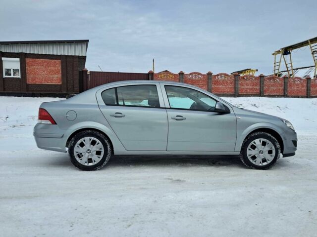 Серый Опель Астра, объемом двигателя 1.6 л и пробегом 208 тыс. км за 5900 $, фото 1 на Automoto.ua