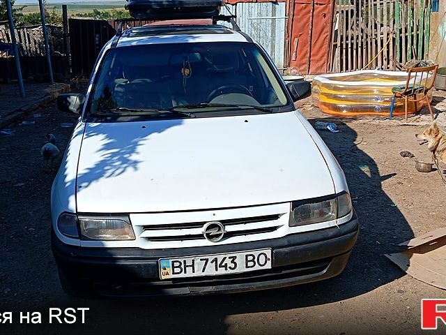 Серый Опель Астра, объемом двигателя 1.6 л и пробегом 280 тыс. км за 1500 $, фото 1 на Automoto.ua